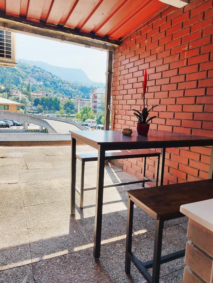 Spacious And Modern Apartment In Town Center คอนยิค ภายนอก รูปภาพ